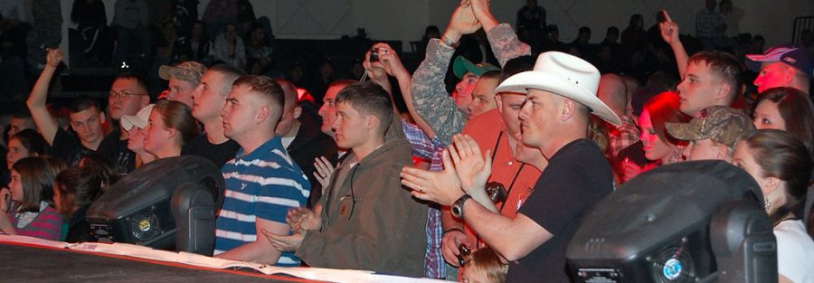 Montgomery Gentry rocks Humphreys