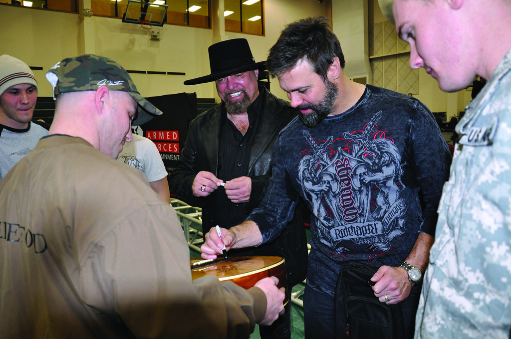 Montgomery Gentry rocks Humphreys